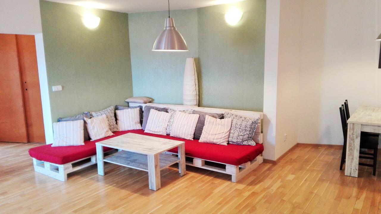 Elen'S Apartments Prague - Free Garage Parking Apartment